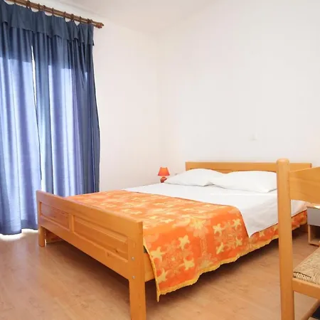 8454b Apartament *