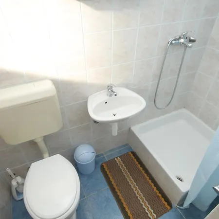 8454b Apartament *