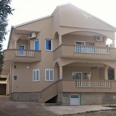 8454b Apartament *